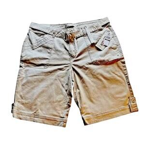 Bermuda Shorts size 18 Woman's Vanilla New With Tags Gloria Vanderbilt Khaki